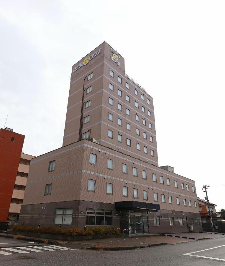 高冈站前微笑酒店 外观 照片